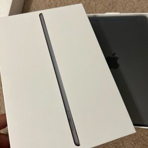BRAND NEW IN BOX IPad mini MAKE ME A OFFER